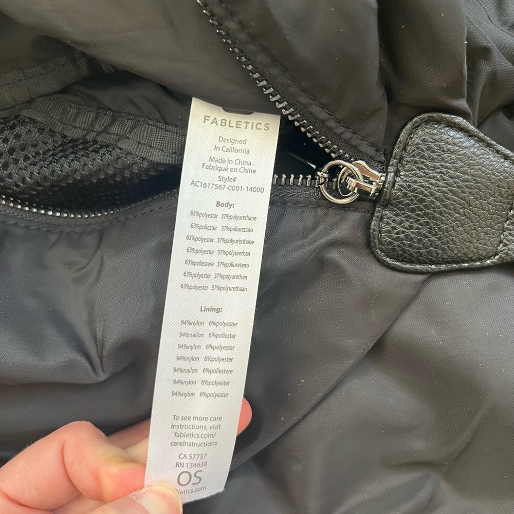 Fabletics Row black backpack - Picture 8 of 9